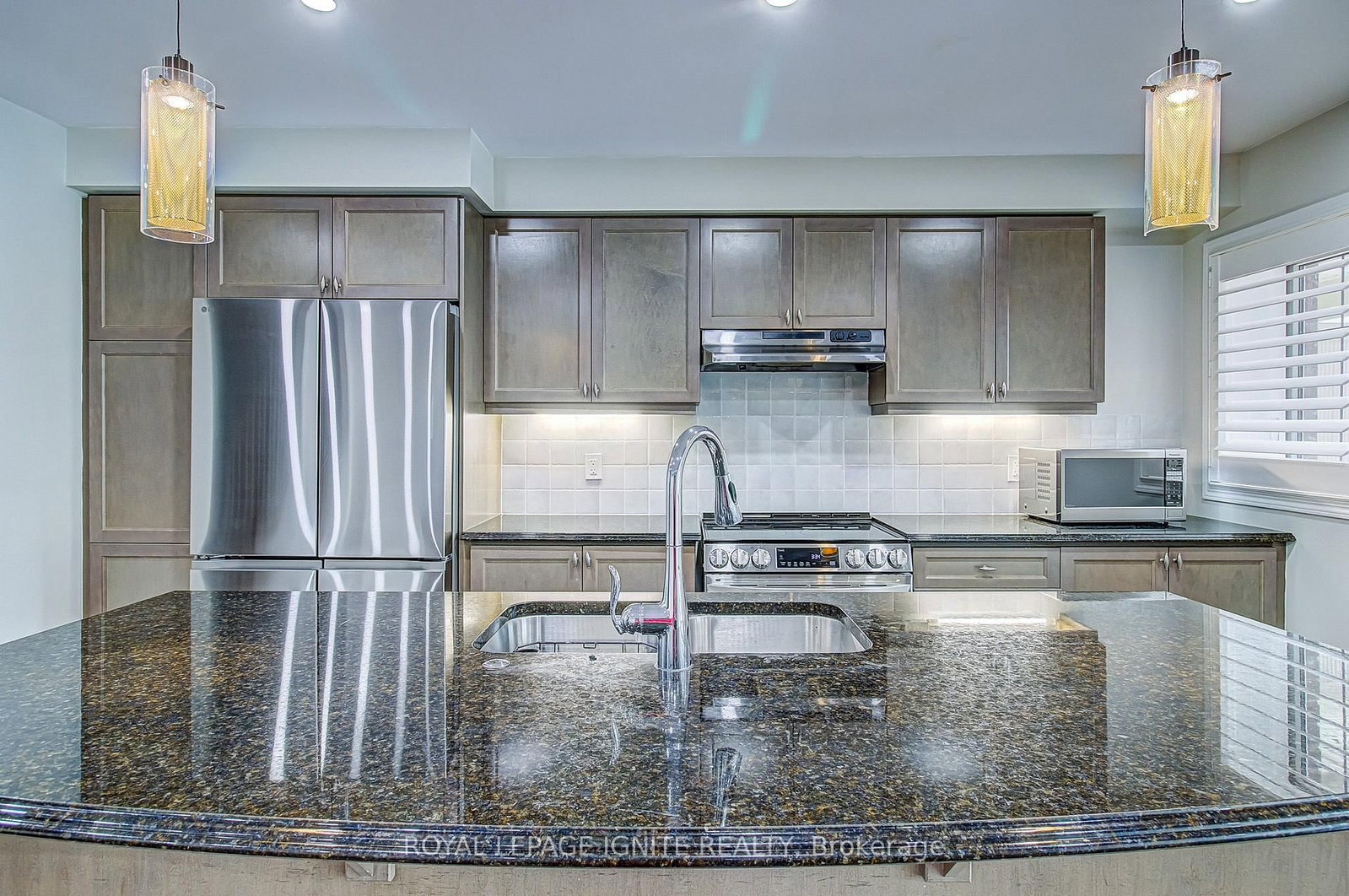 3061 Harebell Gate • Oakville, ON photo 6