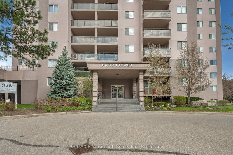 310 - 975 Warwick Court