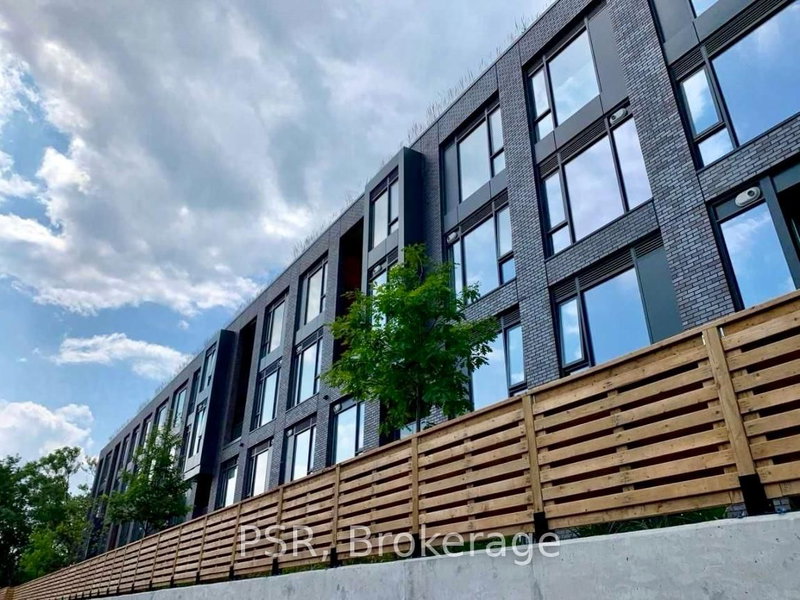 205 - 35 Wabash Avenue