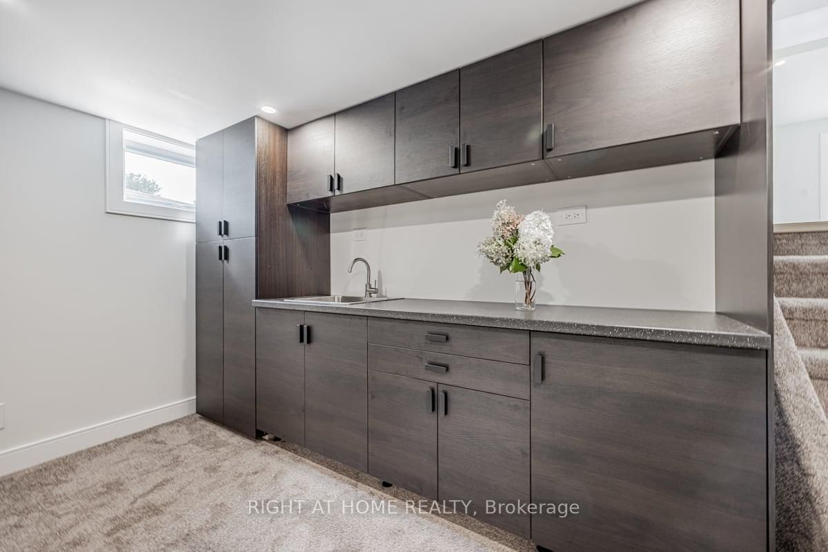 690 Hillman Cres, Mississauga, view 17