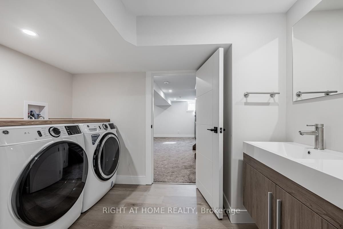 690 Hillman Cres, Mississauga, view 18