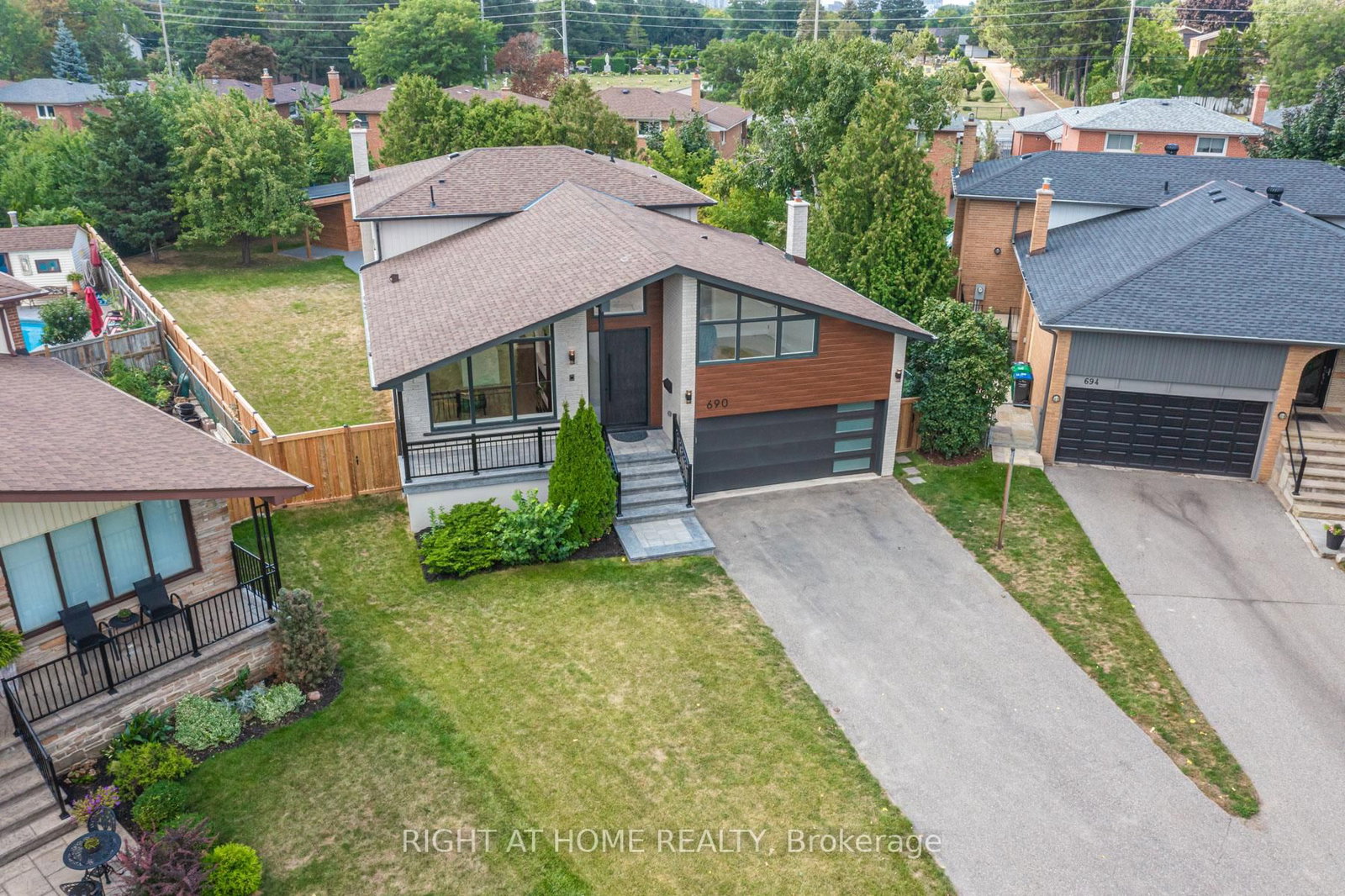 690 Hillman Cres, Mississauga, view 23