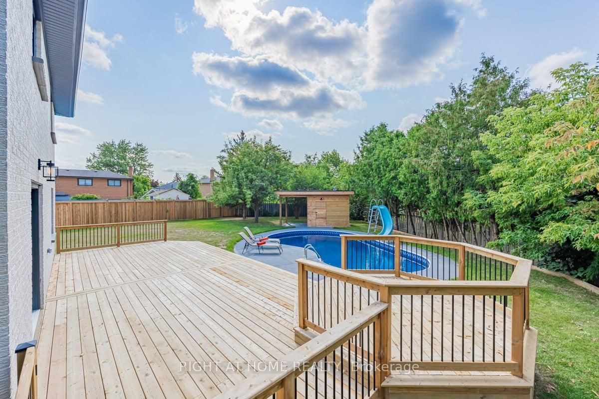 690 Hillman Cres, Mississauga, view 24