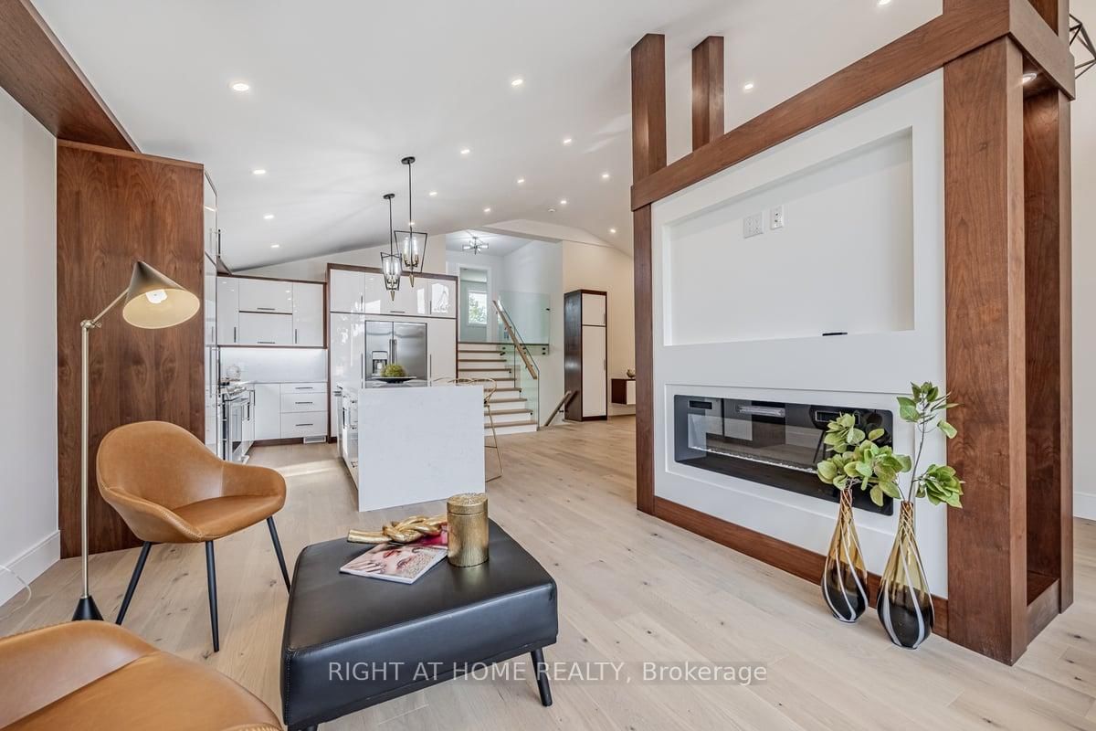 690 Hillman Cres, Mississauga, view 6