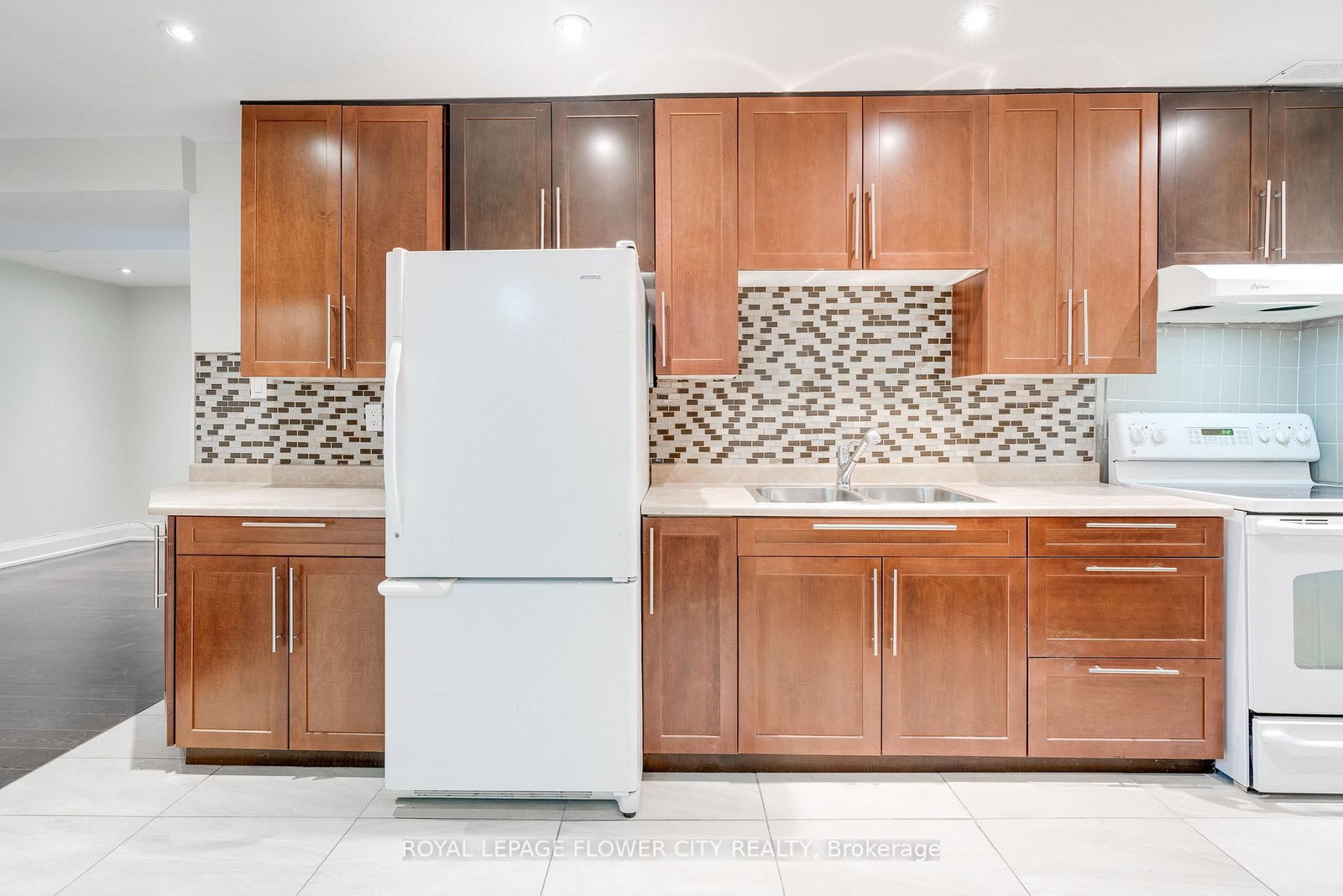 5674 Whitehorn Avenue E, Mississauga 2