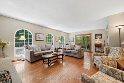 6733 25 Side Road • Halton Hills, ON photo 8