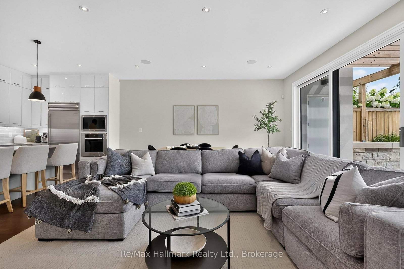 10 MAPLE GROVE Drive • #14 • Oakville, ON photo 15