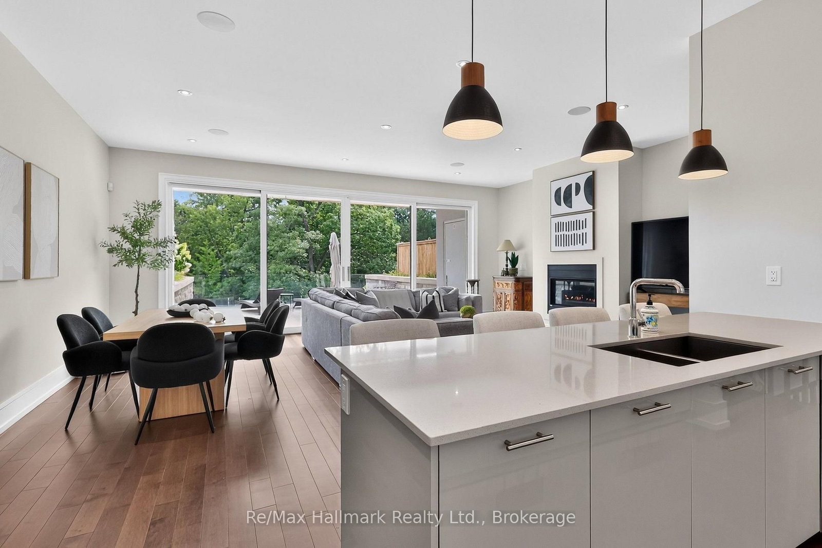 10 MAPLE GROVE Drive • #14 • Oakville, ON photo 23