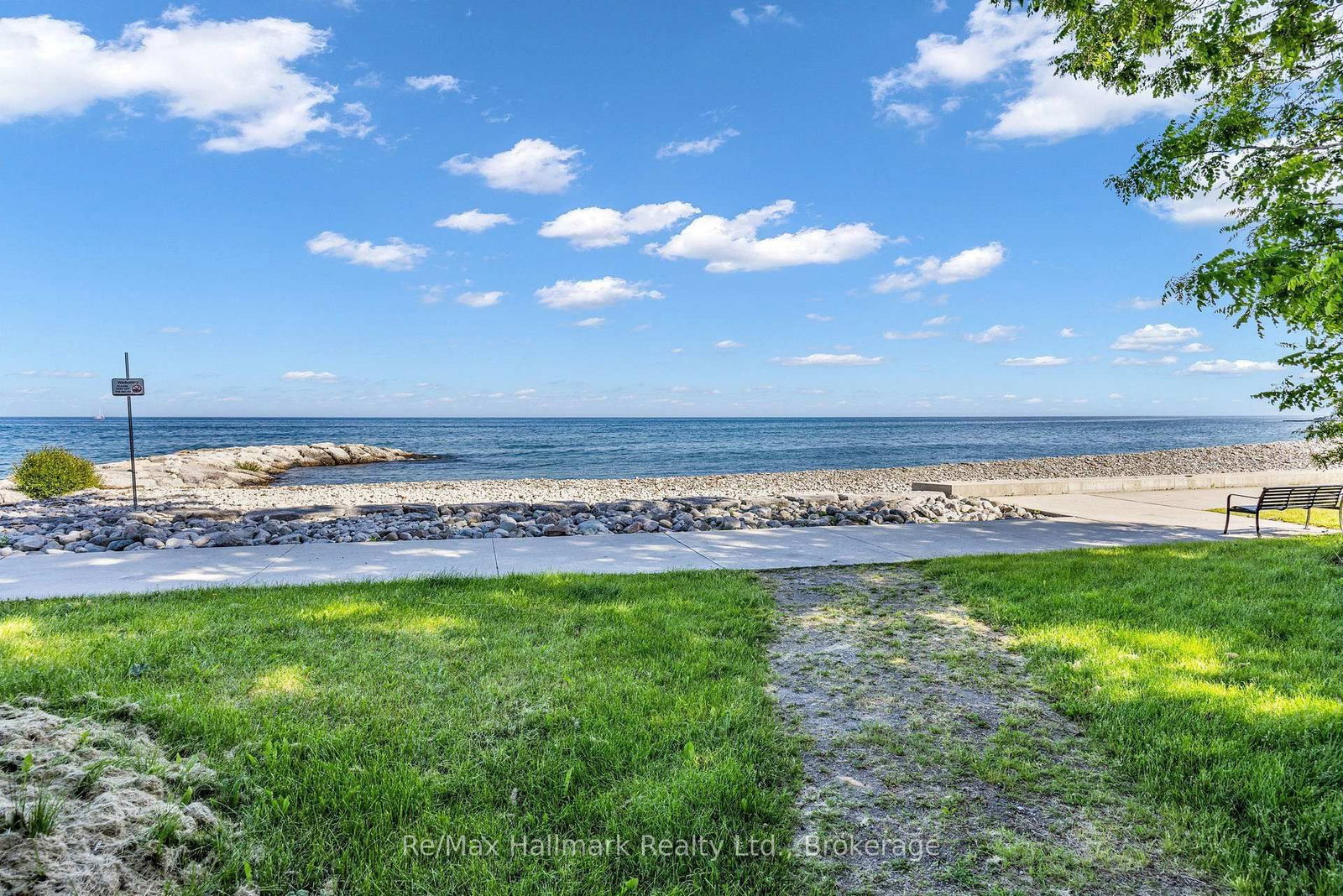10 MAPLE GROVE Drive • #14 • Oakville, ON photo 3