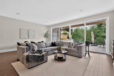 10 MAPLE GROVE Drive • #14 • Oakville, ON photo 5