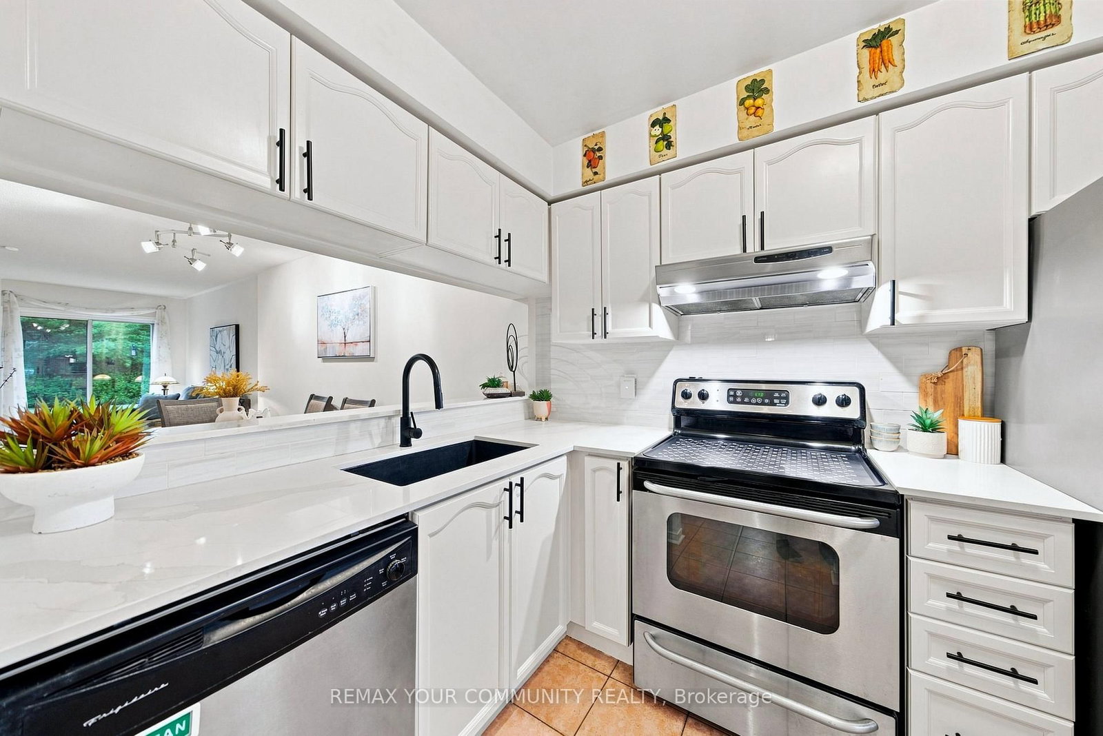 210 Manitoba Street • #11 • Toronto, ON photo 3