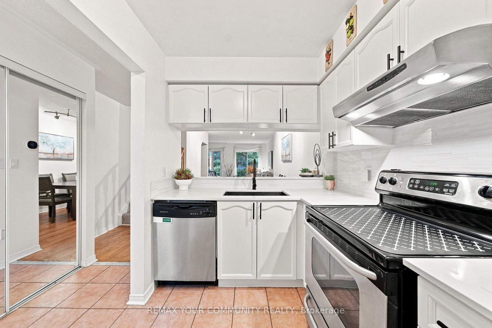 210 Manitoba Street • #11 • Toronto, ON photo 5