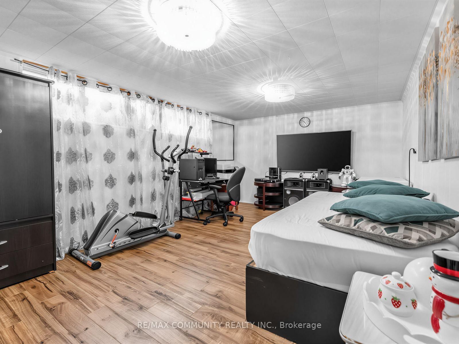1397 Charles Drive • Burlington, ON photo 27