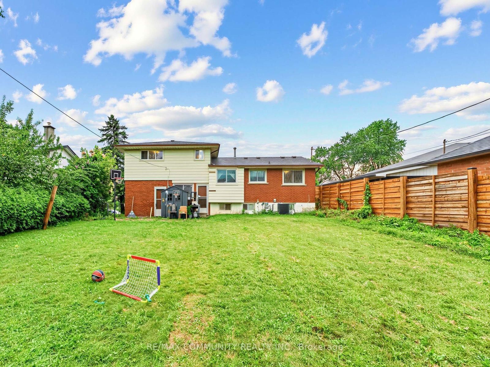 1397 Charles Drive • Burlington, ON photo 35