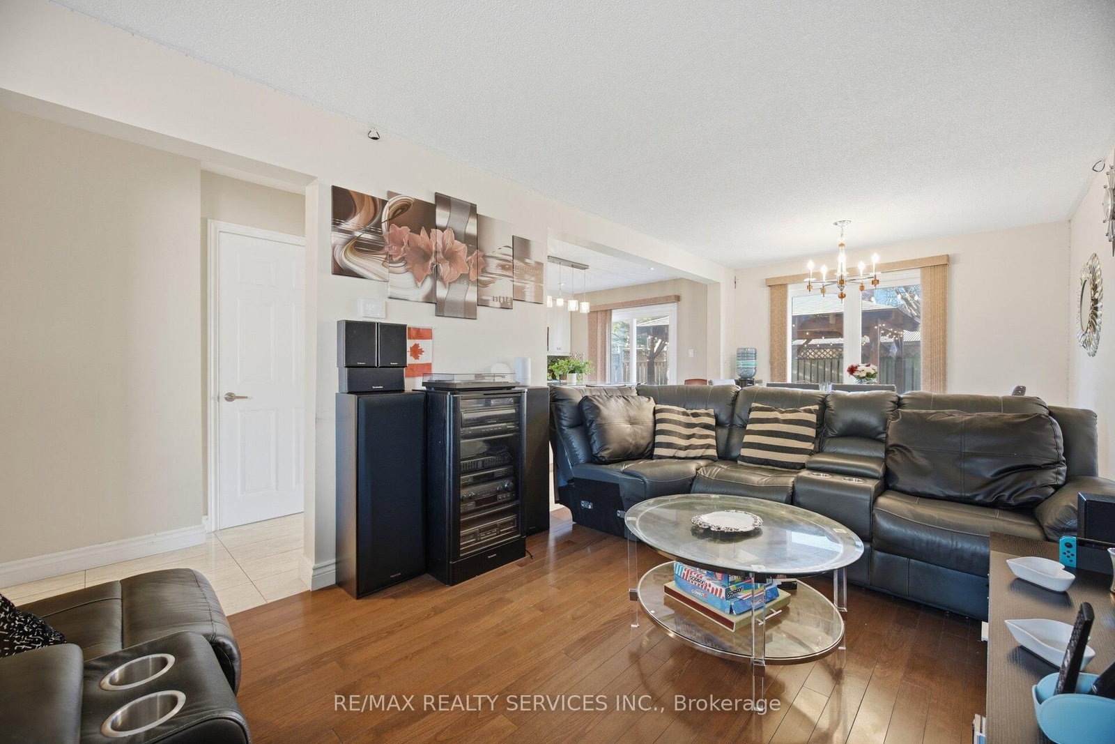 16 Langholm Court • Brampton, ON photo 9