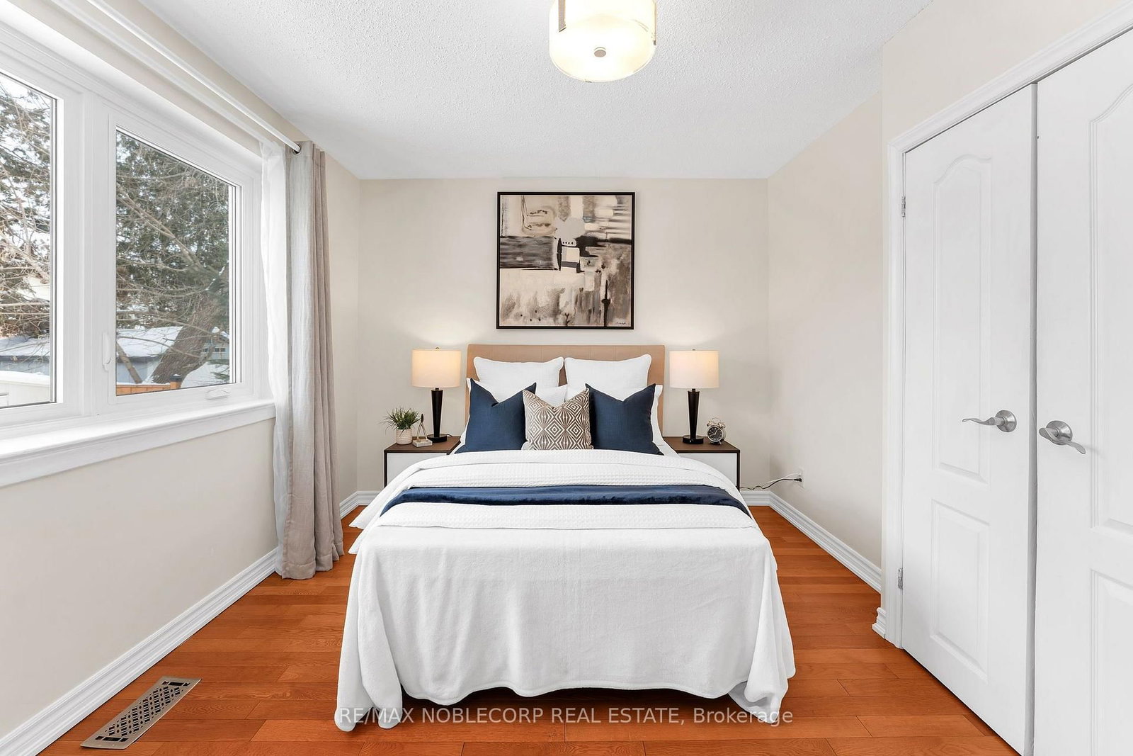 4230 Bloor Street W • Toronto, ON photo 34