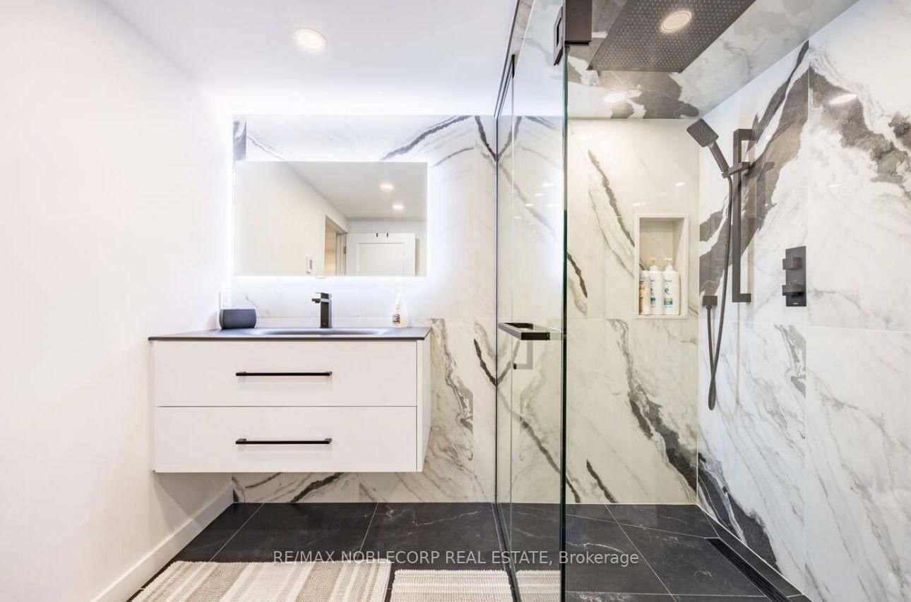 4230 Bloor Street W • Toronto, ON photo 39