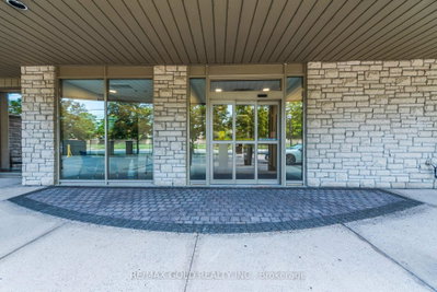 200 Burnhamthorpe Mississauga,ON L5A 4L4 — Photo 4