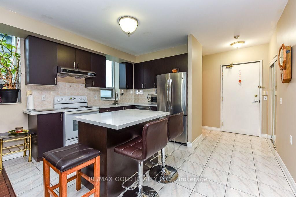 200 Burnhamthorpe Mississauga,ON L5A 4L4 — Photo 6