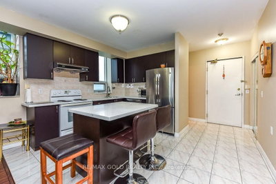 200 Burnhamthorpe Mississauga,ON L5A 4L4 — Photo 6