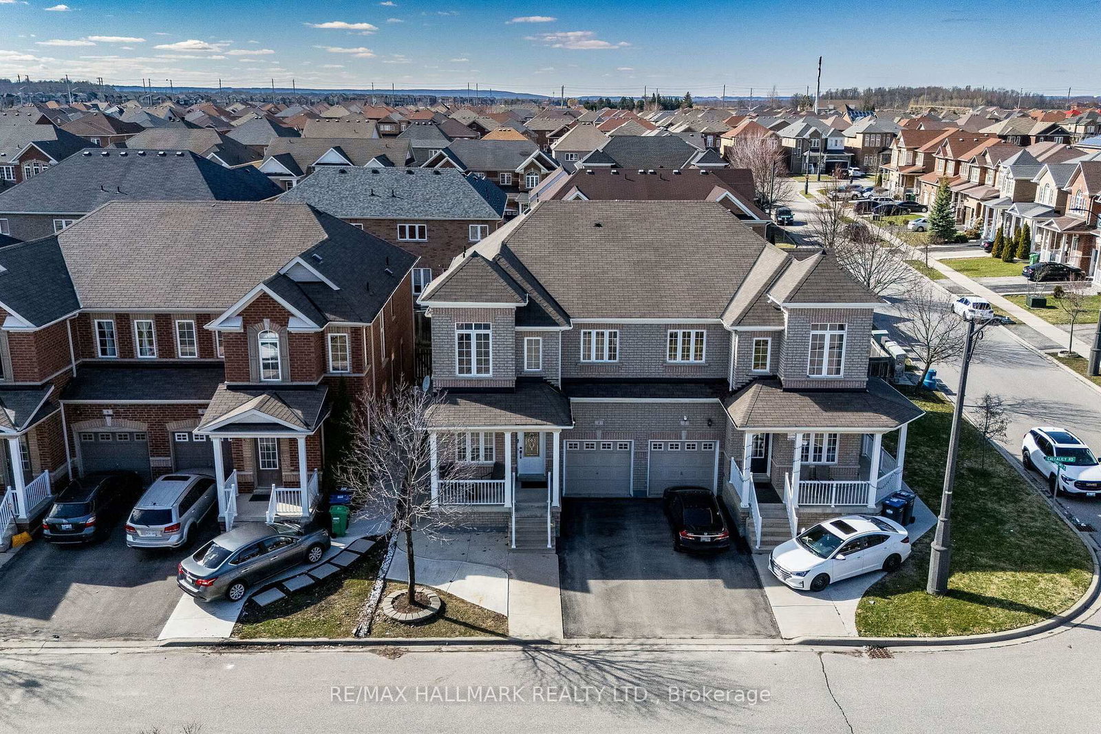 4 Callalily Road • Brampton, ON photo 2