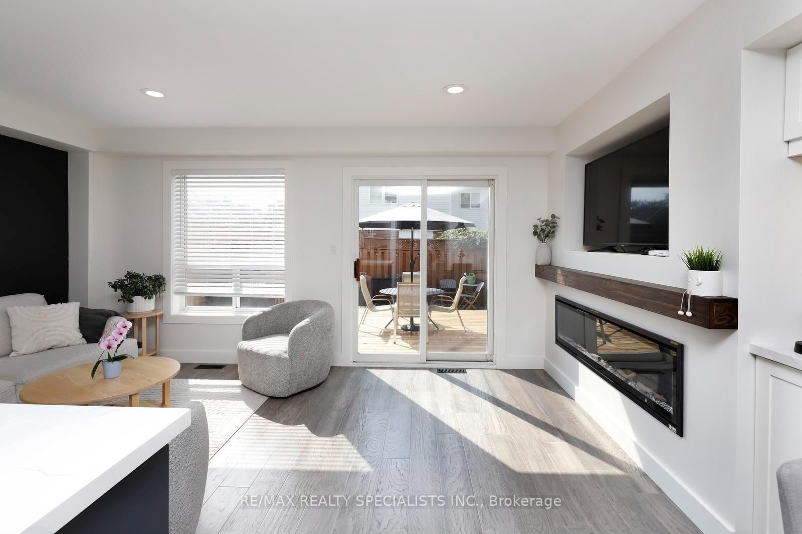 4434 Fairview Street • Burlington, ON photo 13
