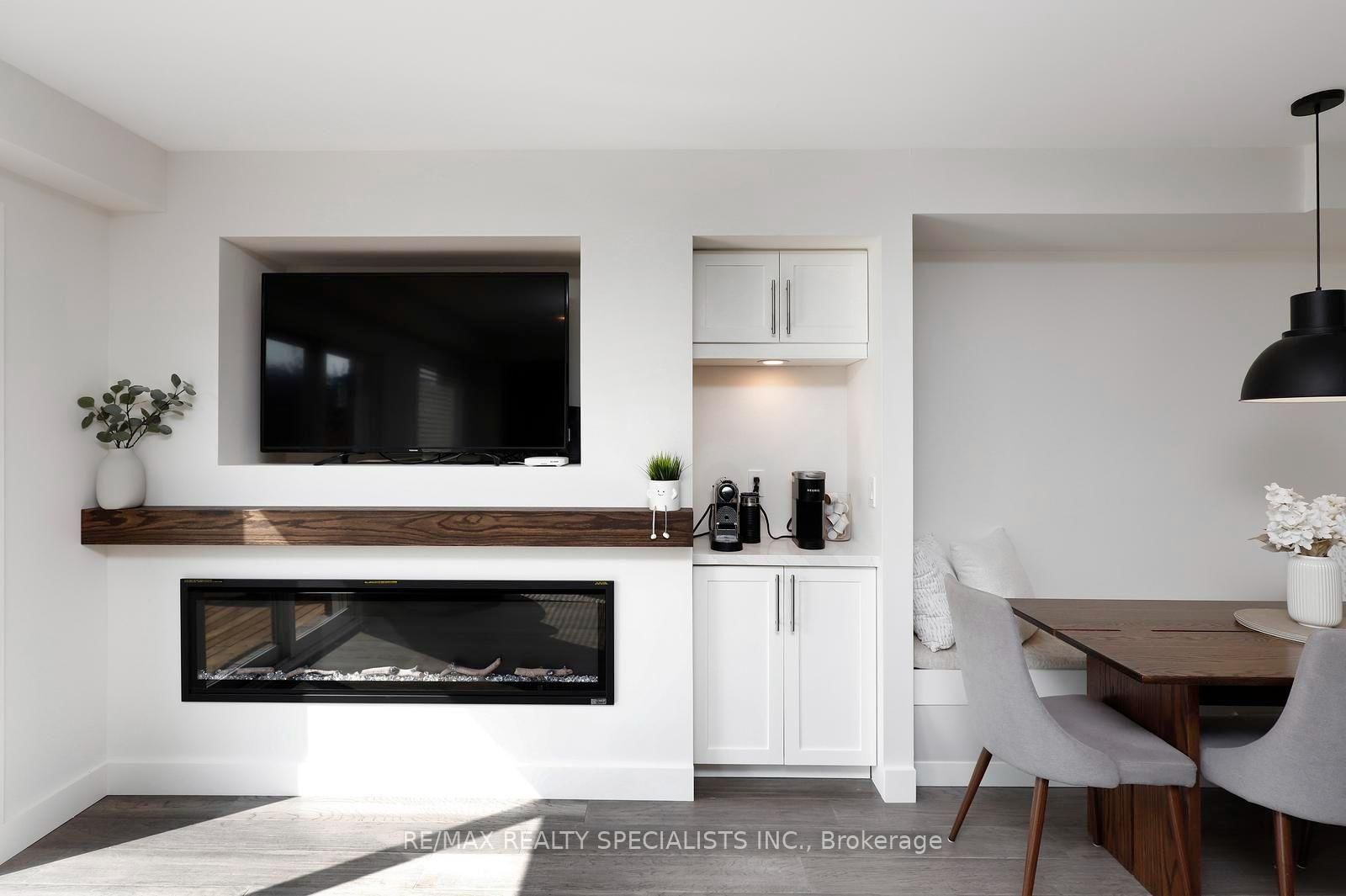 4434 Fairview Street • Burlington, ON photo 19