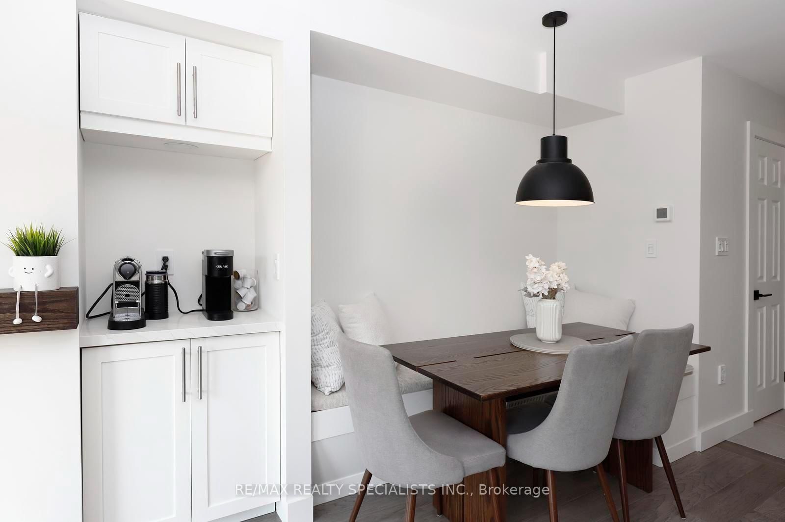 4434 Fairview Street • Burlington, ON photo 20
