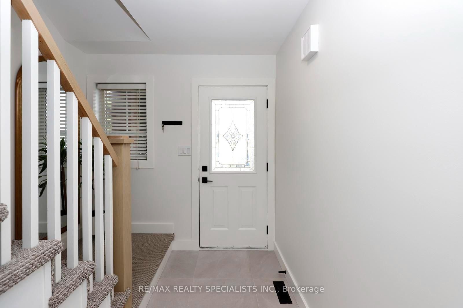 4434 Fairview Street • Burlington, ON photo 3