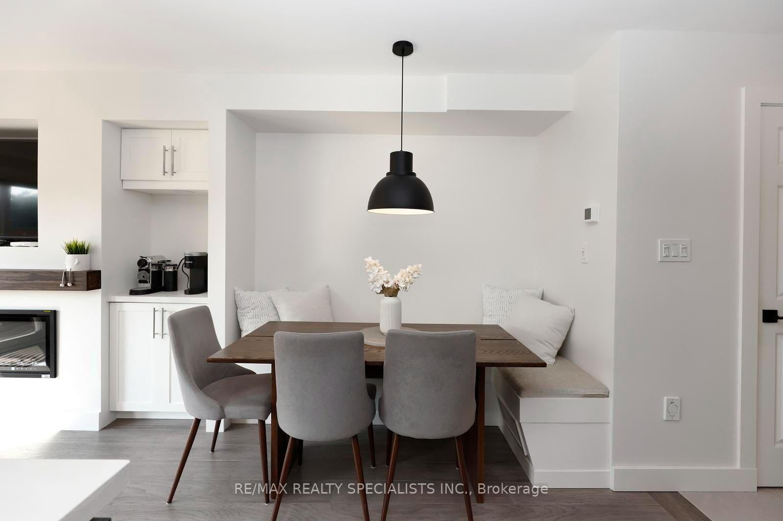 4434 Fairview Street • Burlington, ON photo 9