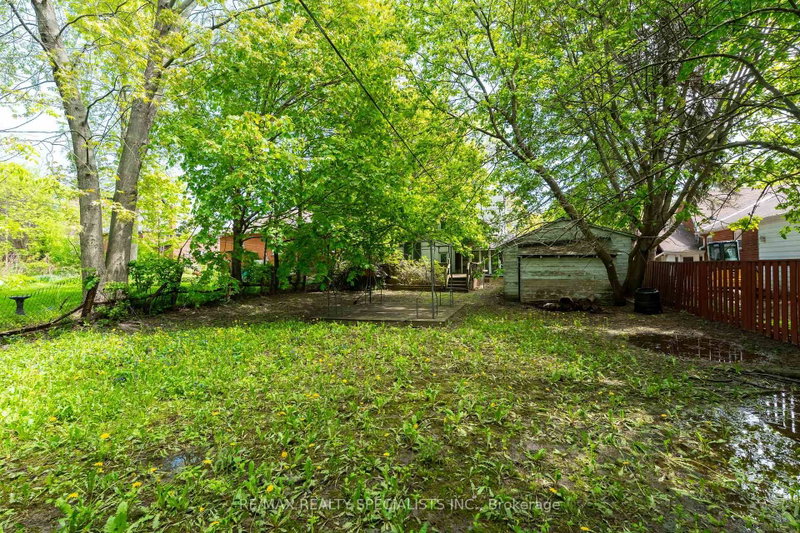 4 Elton Toronto,ON M8W 2X8 — Photo 11