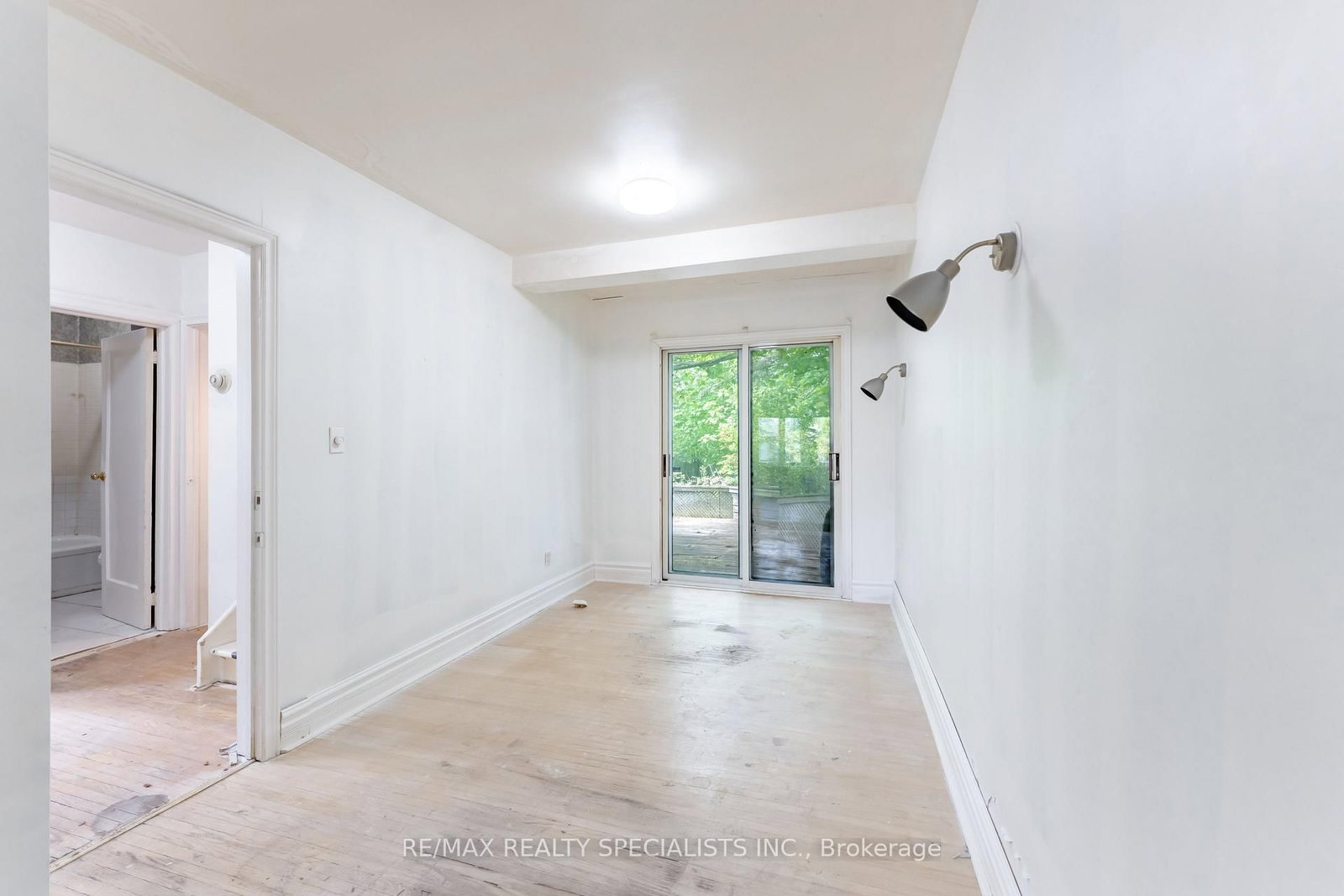 4 Elton Crescent • Toronto, ON photo 8