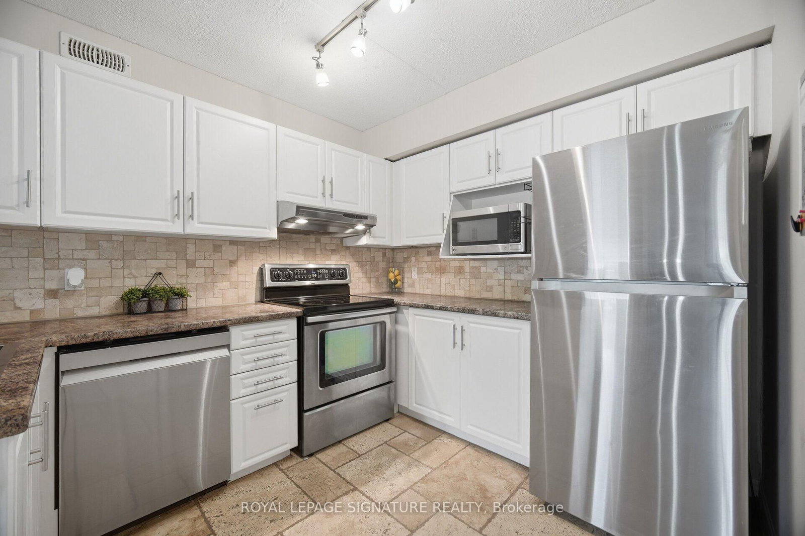 2020 Cleaver Avenue • #207 • Burlington, ON photo 15