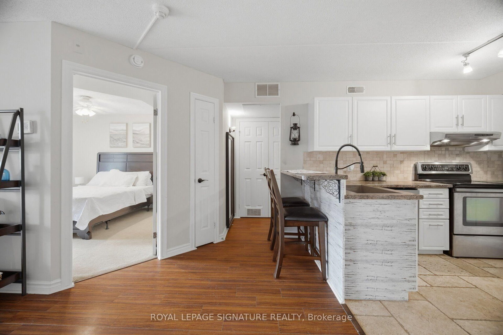 2020 Cleaver Avenue • #207 • Burlington, ON photo 17