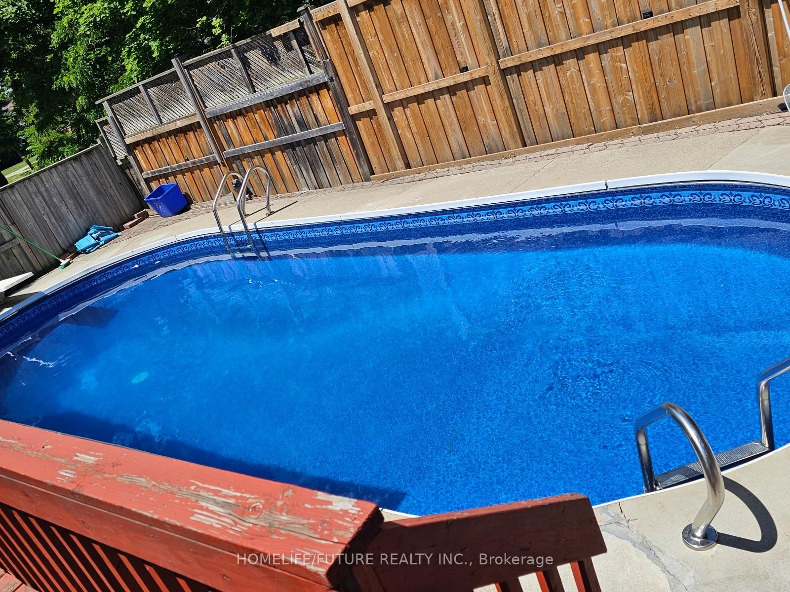 6 Cousins Court • Brampton, ON photo 4