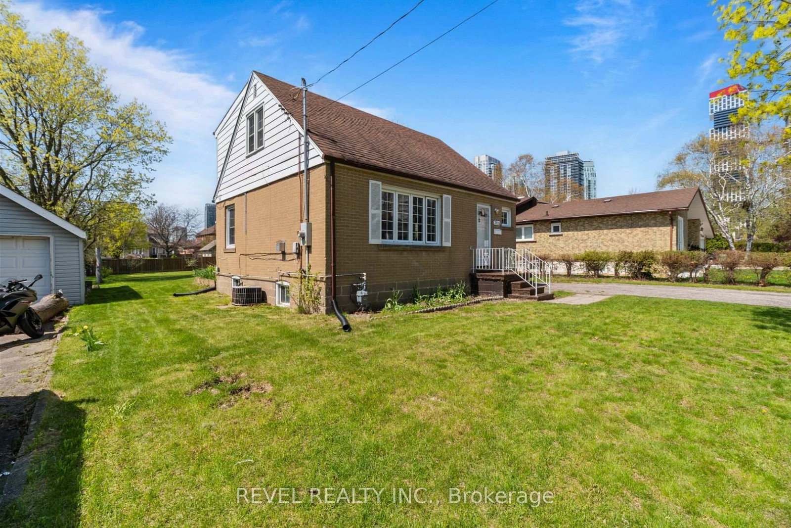 3524 Joan Drive • Mississauga, ON photo 4