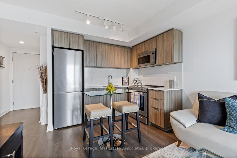 1403 - 30 Samuel Wood Way