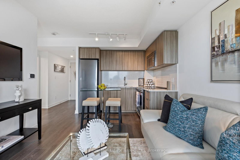 1403 - 30 Samuel Wood Way
