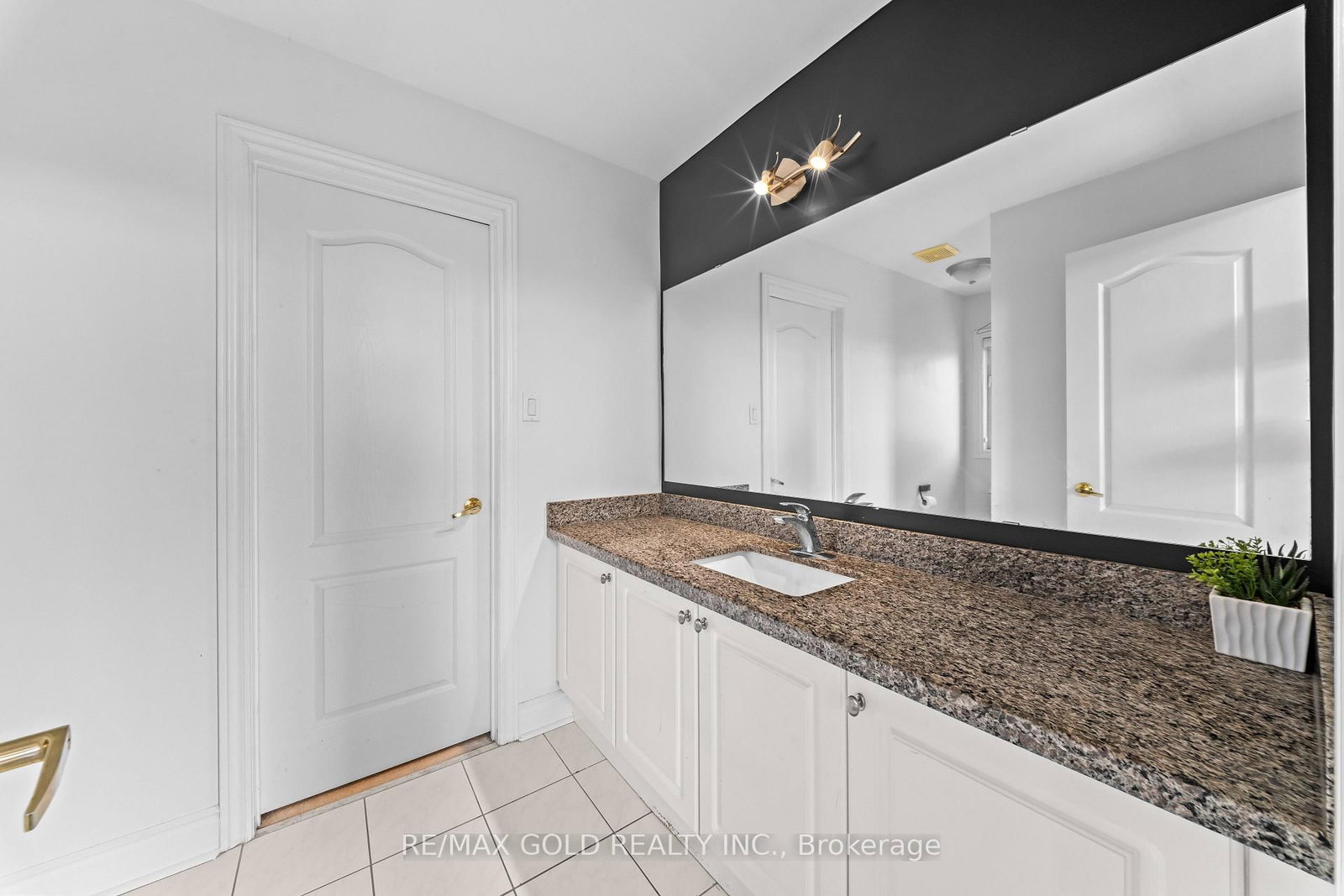 31 Fontainebleu Road • Brampton, ON photo 22