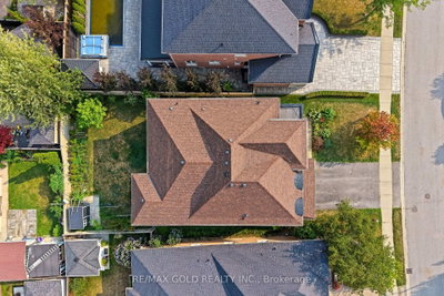 31 Fontainebleu Road • Brampton, ON photo 3
