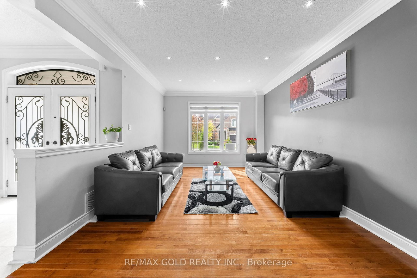 31 Fontainebleu Road • Brampton, ON photo 5