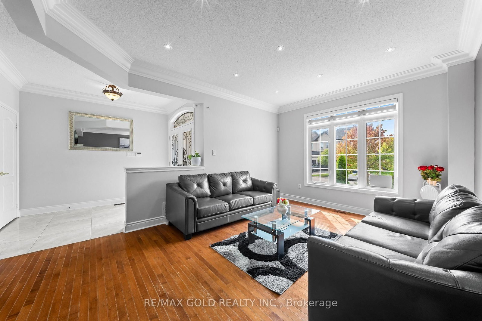 31 Fontainebleu Road • Brampton, ON photo 6