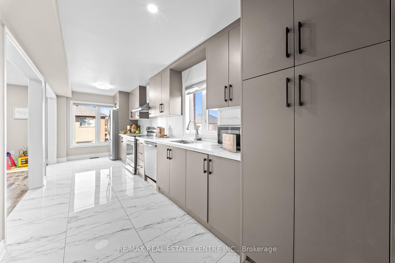 42 Domenico Crescent • Brampton, ON photo 12