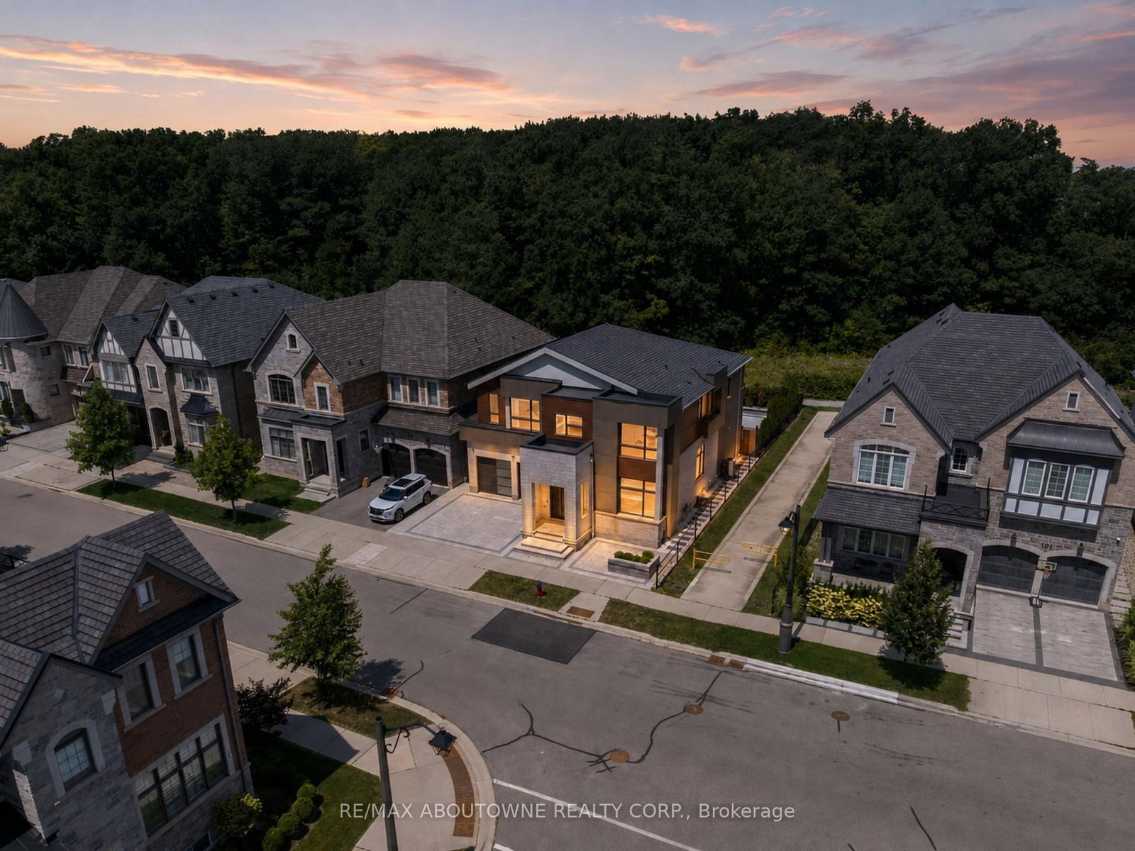 197 Polly Oakville,ON L6M 5K2