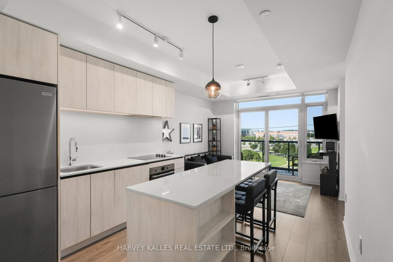 609 - 2495 Eglinton Avenue W
