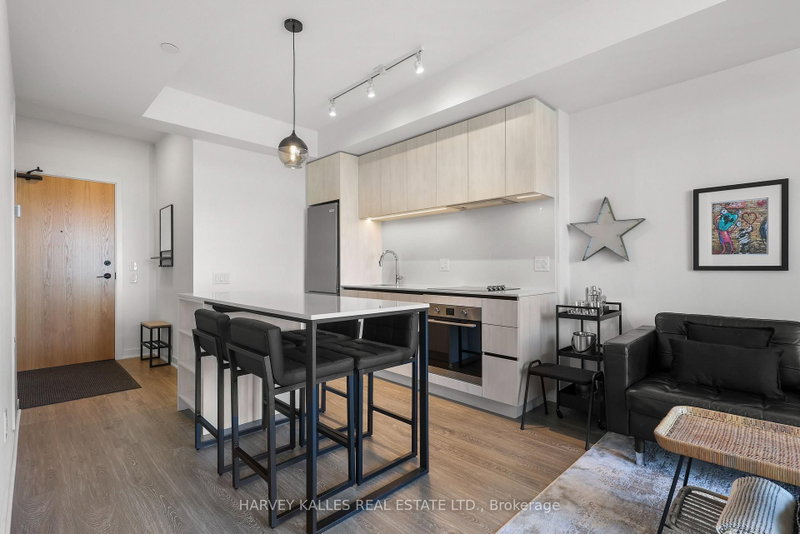 609 - 2495 Eglinton Avenue W