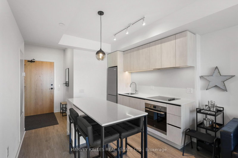 609 - 2495 Eglinton Avenue W