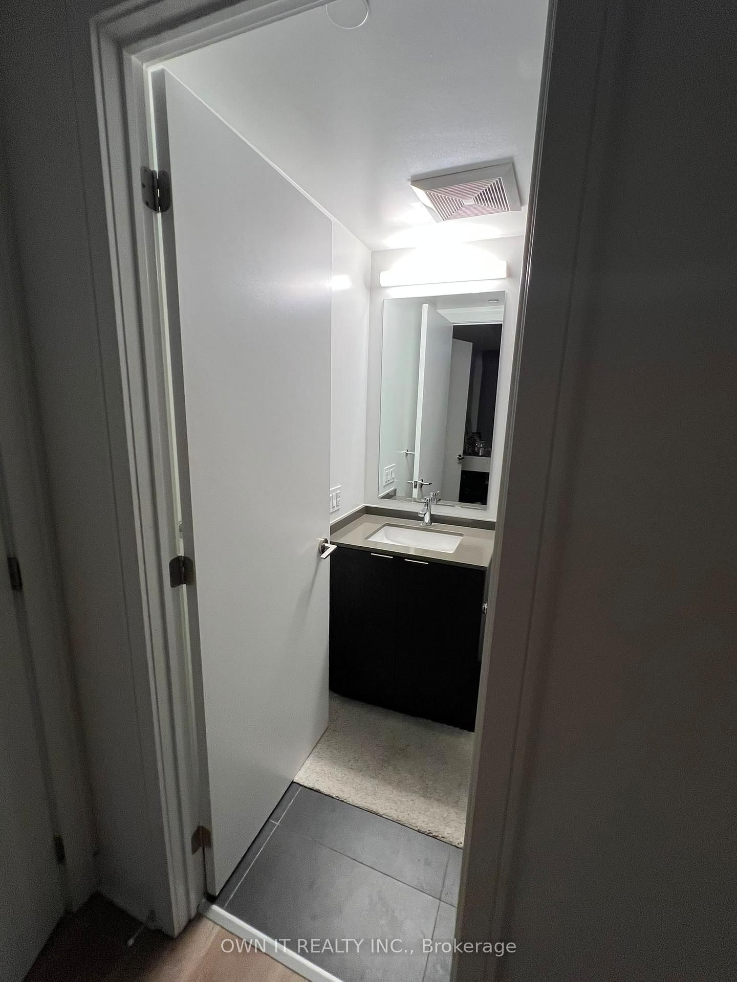 86 Dundas Street E • #403 • Mississauga, ON photo 15