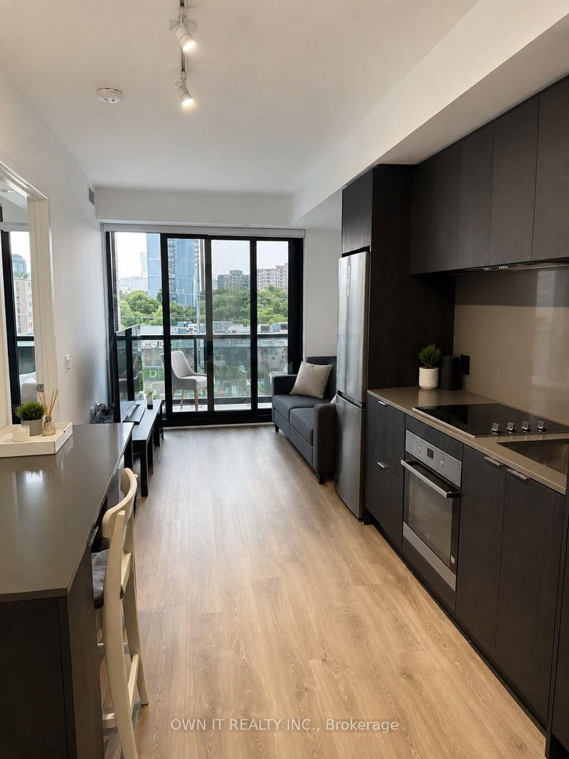 403 - 86 Dundas Street E