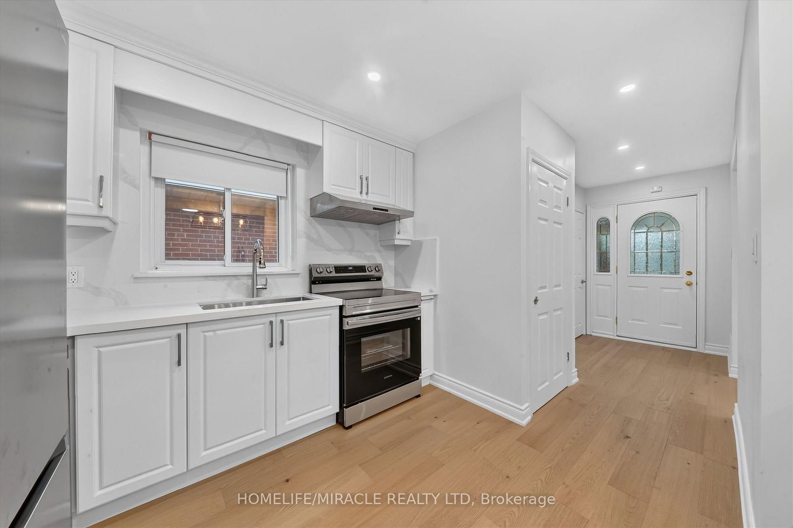 18 Elderfield Crescent • Toronto, ON photo 12